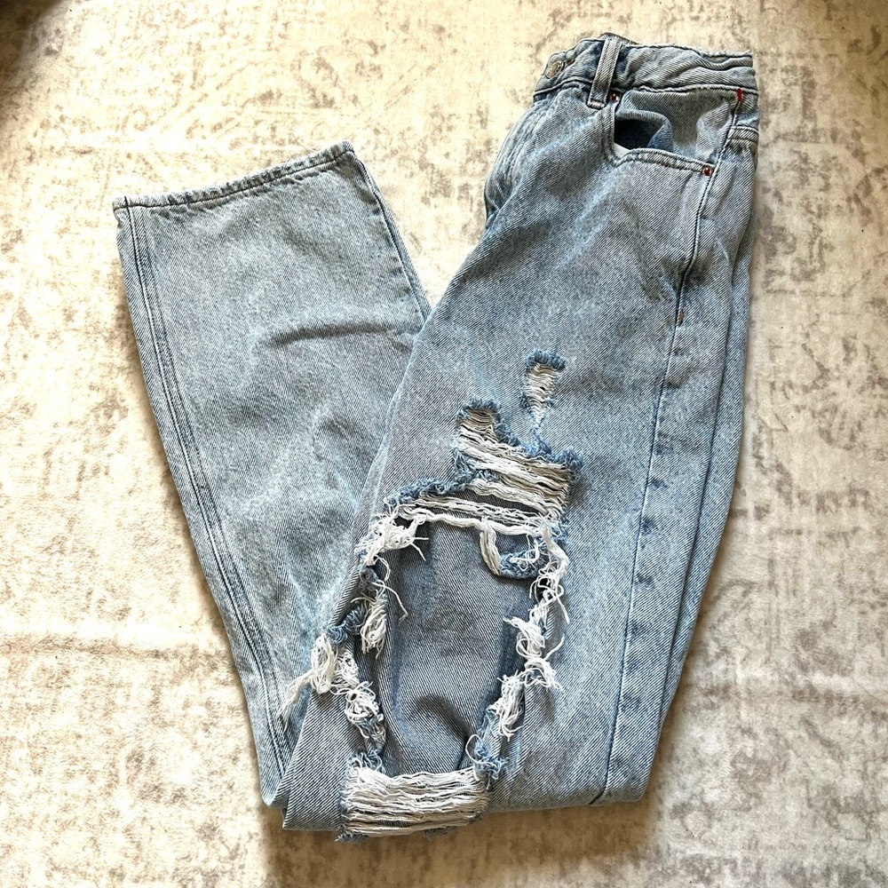 PacSun 90s Boyfriend Jeans Distressed Light Wash Size 27